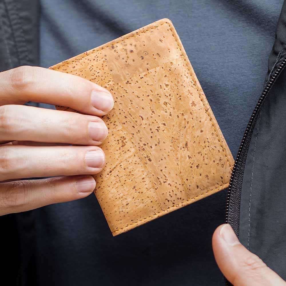 corkwallet hand1