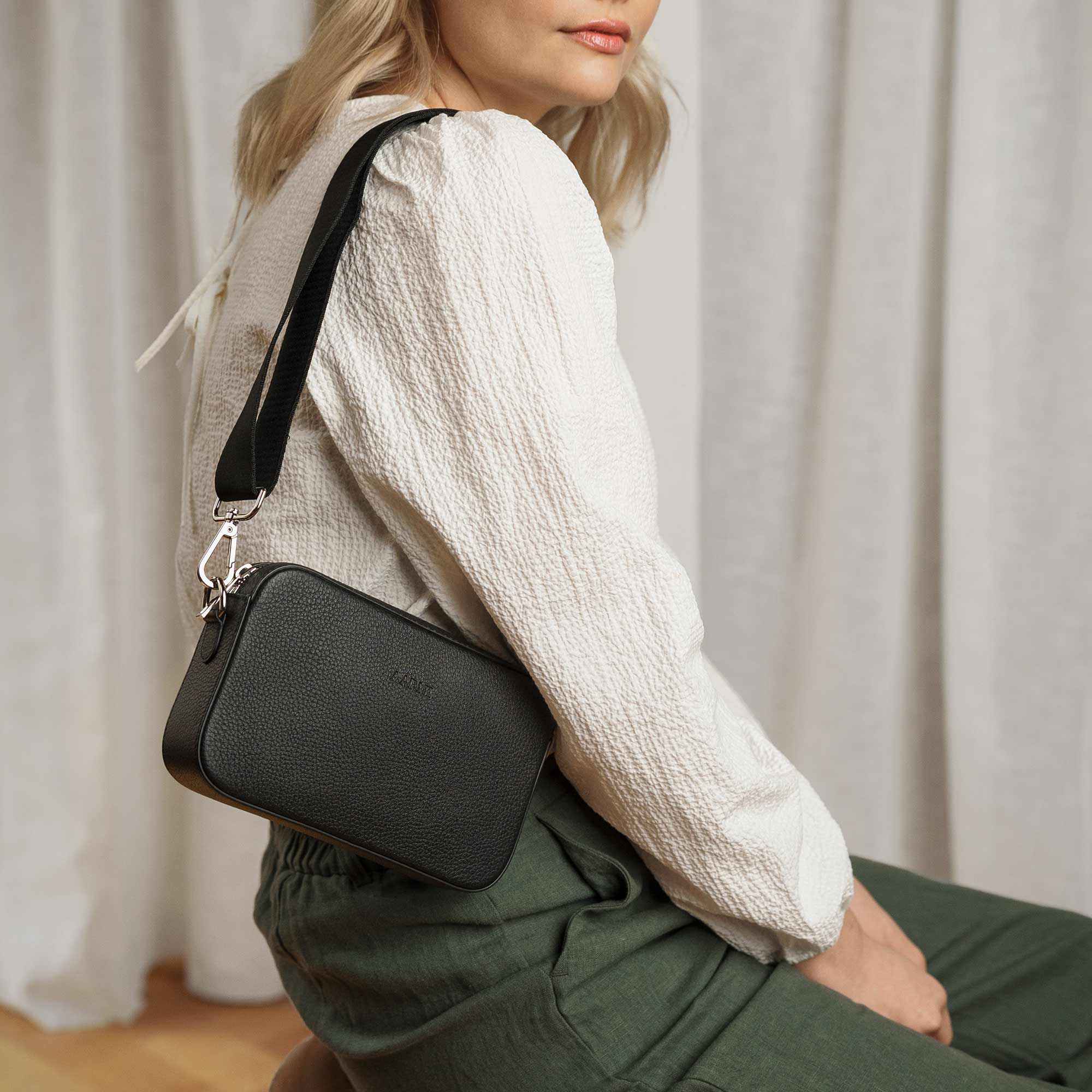 Crossbody Bag (Black)