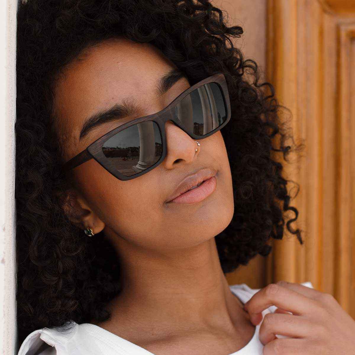 Fay - Ebony