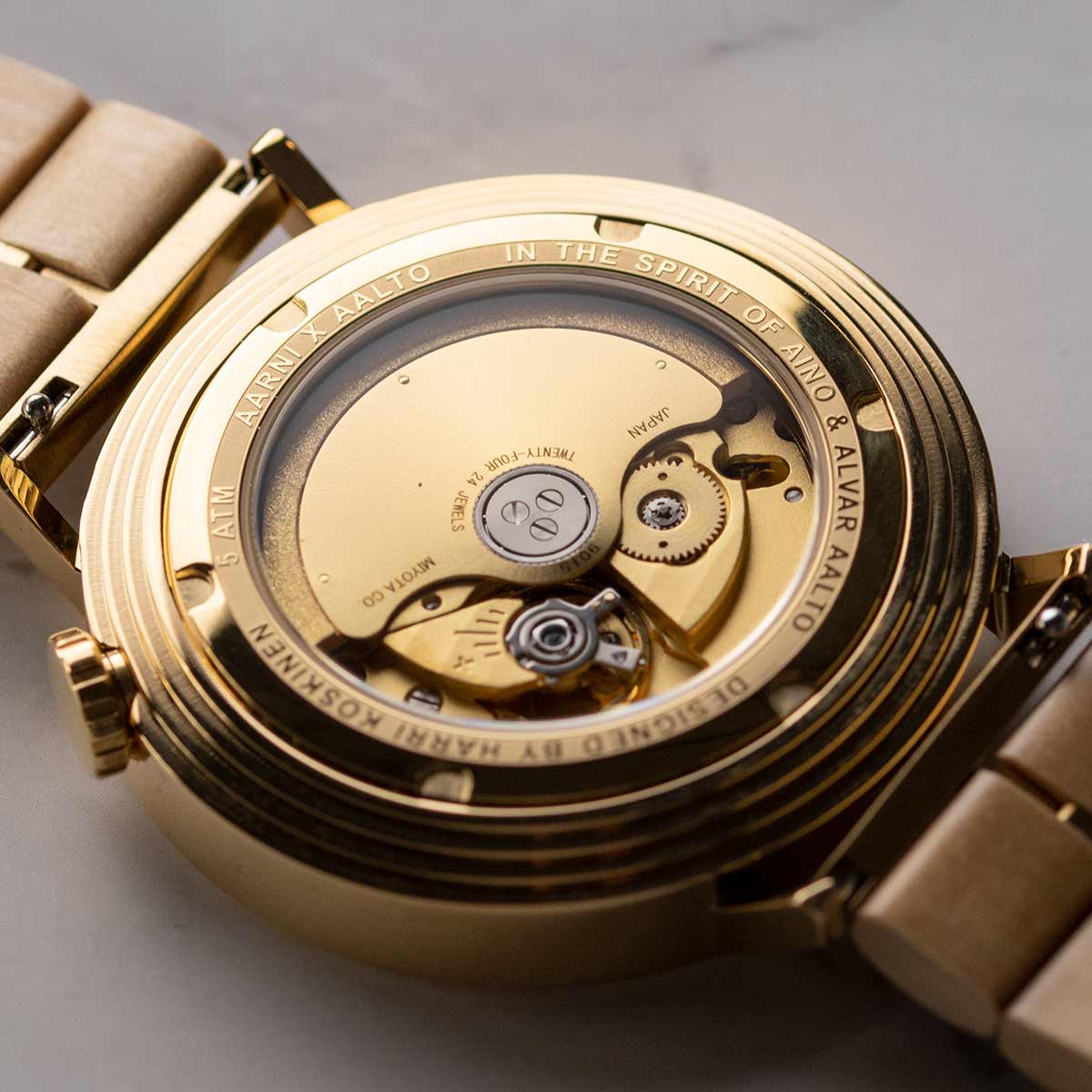 l42 back gold
