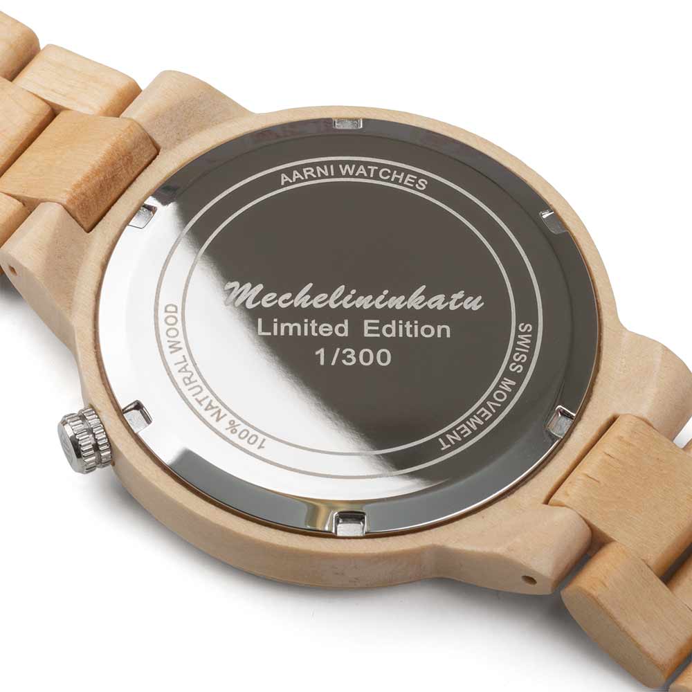 Mechelininkadun lehmuksista valmistettu kello - Aarni Mechelininkatu Limited Edition