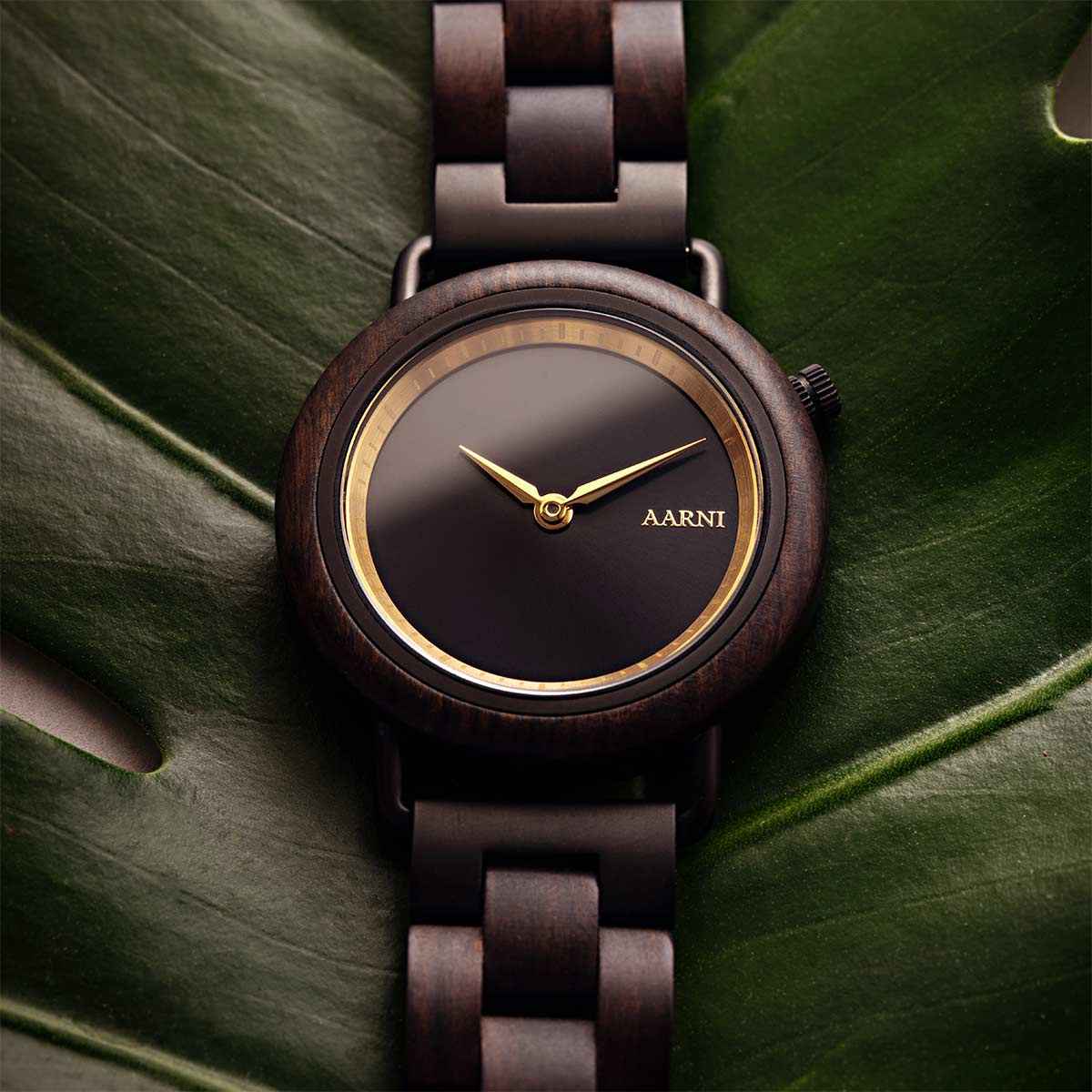 Saga - Ebony (Black)