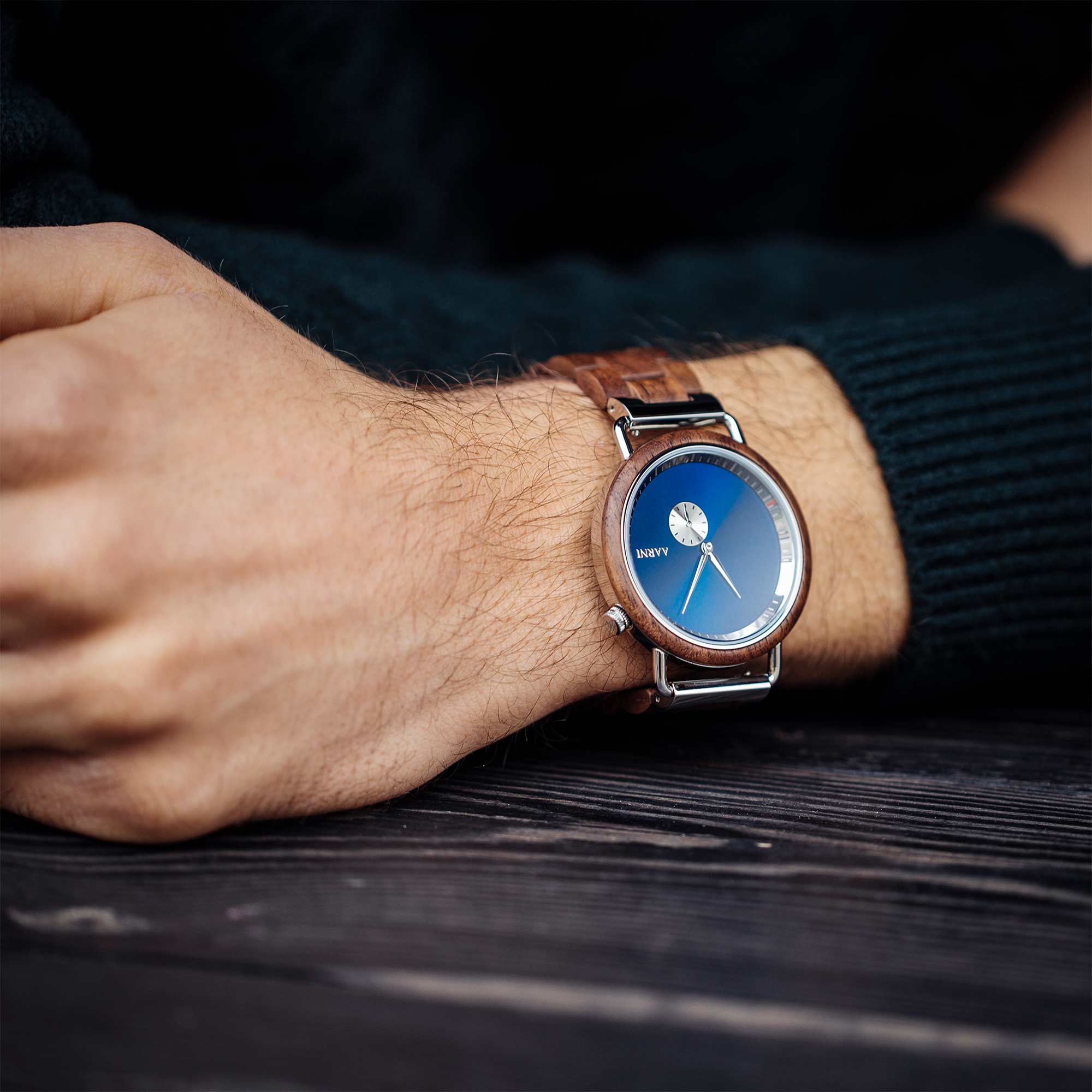 Sirius - Walnut Watches Aarni