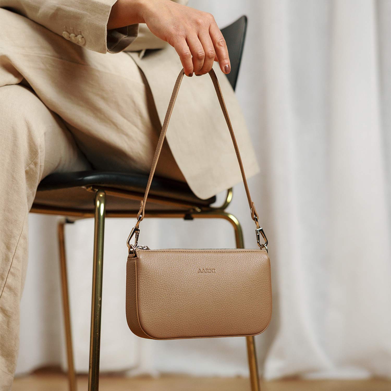 Sola Handbag (Sand)