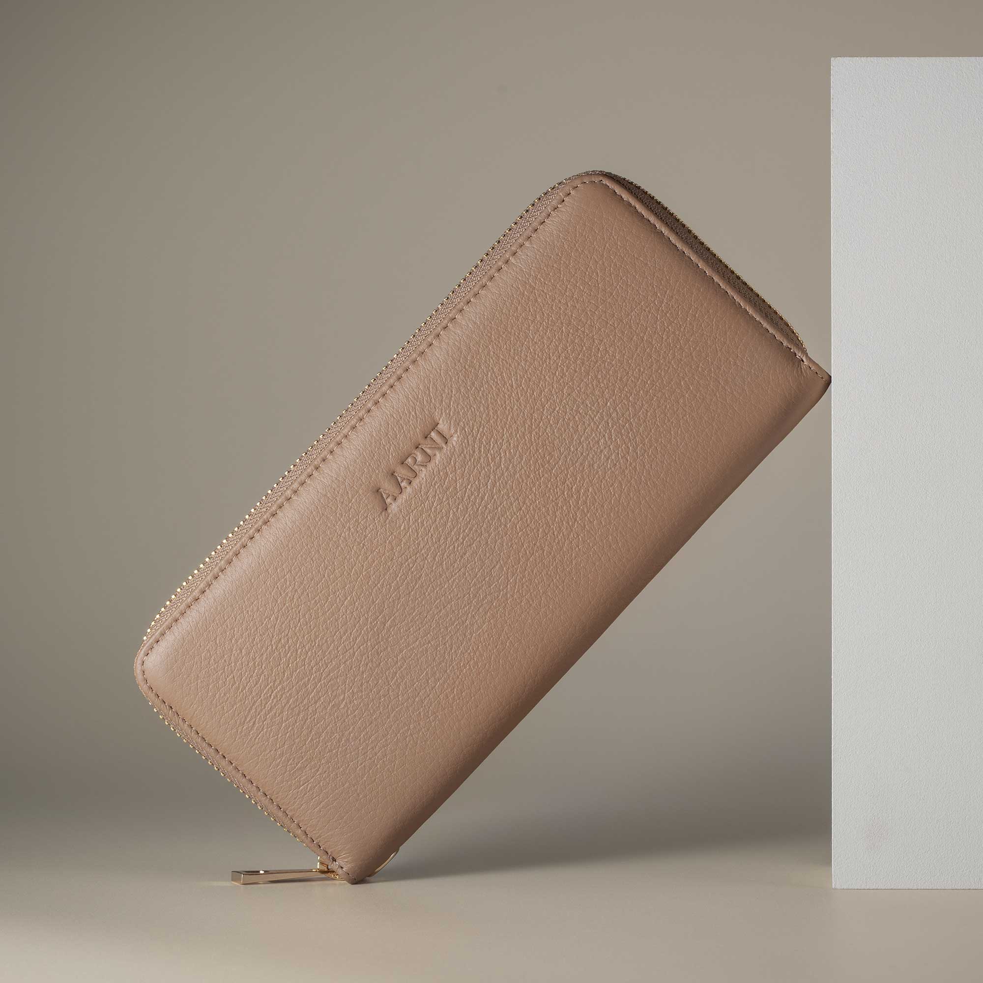 Hirvennahkainen Clutch-lompakko (hiekka)