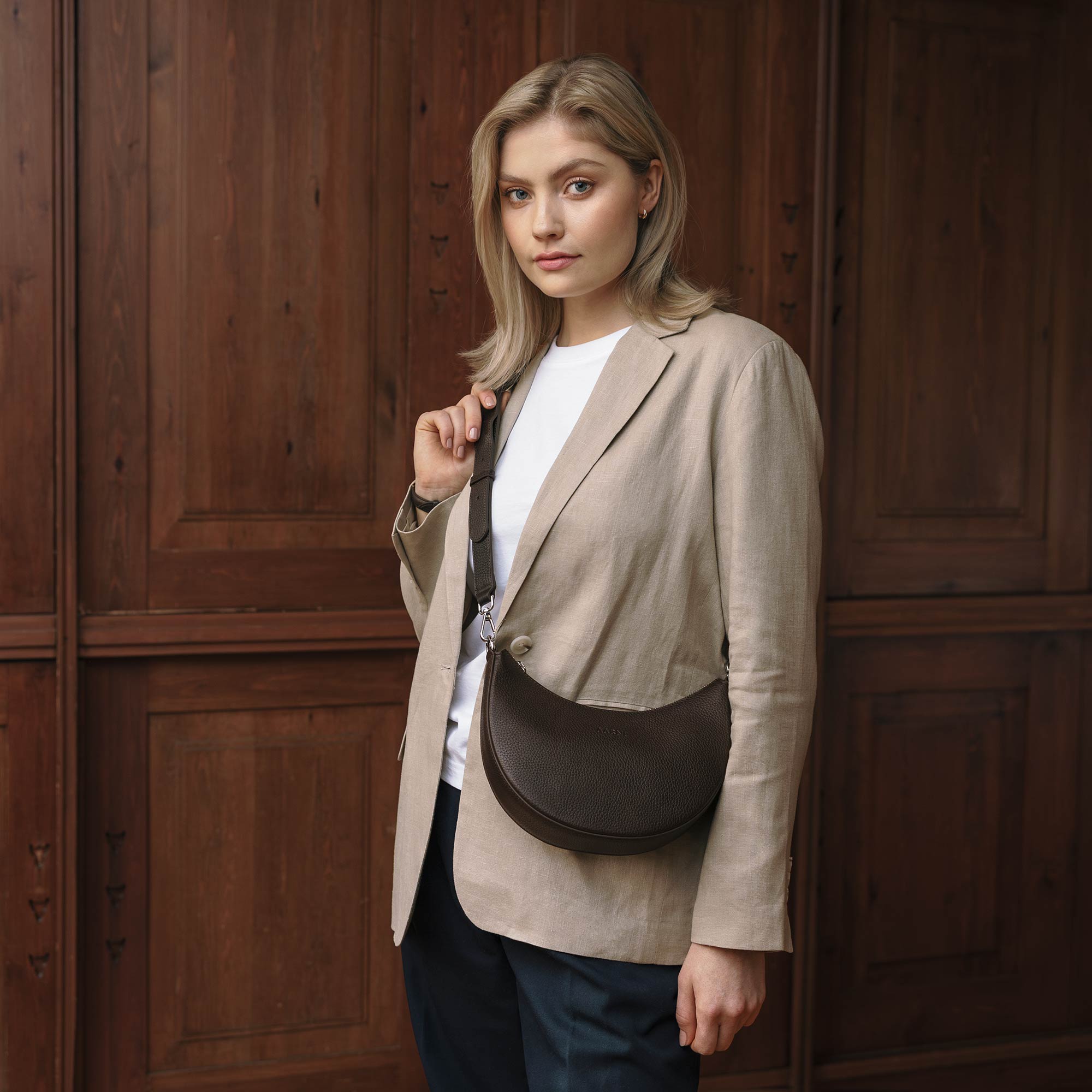 Luna Bag (Dark Brown) | AARNI - Elegant Bags made made of full-grain leather